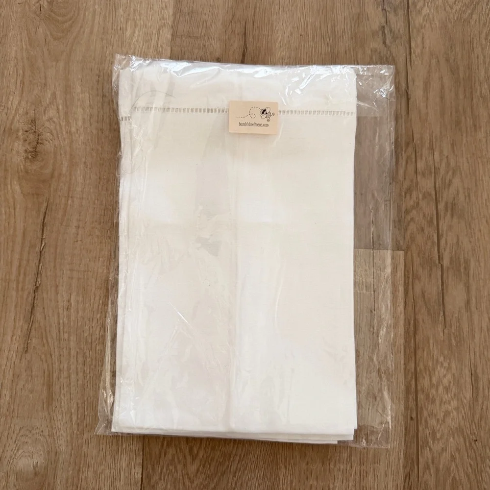 Set of 6 Vintage Bumble Bee‎ Linens Placemats Napkins, Off White 22” X 13” NWT